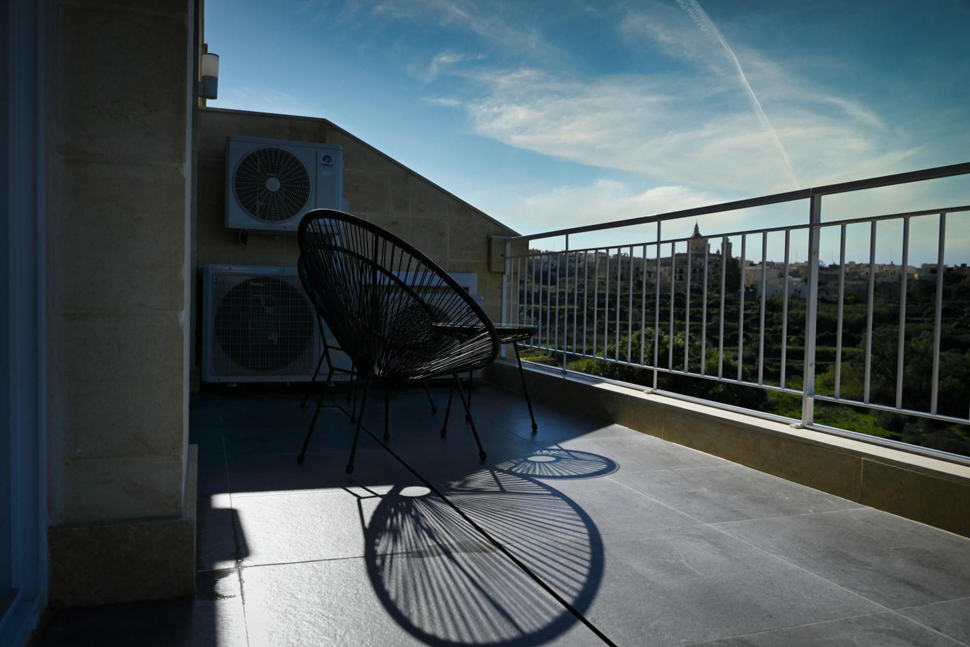 Cliff Edge Apartment In Xaghra Exterior photo